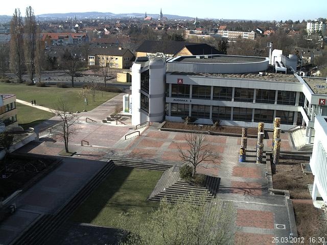 Foto der Webcam: Verwaltungsgeb&auml;ude, Innenhof mit Audimax, H&ouml;rsaal-Geb&auml;ude 1