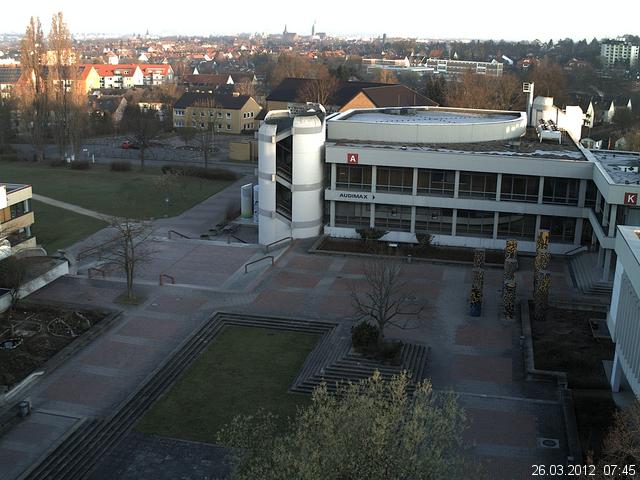 Foto der Webcam: Verwaltungsgeb&auml;ude, Innenhof mit Audimax, H&ouml;rsaal-Geb&auml;ude 1