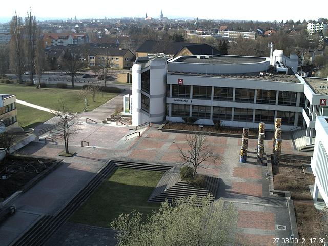 Foto der Webcam: Verwaltungsgeb&auml;ude, Innenhof mit Audimax, H&ouml;rsaal-Geb&auml;ude 1