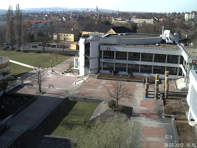 Foto der Webcam: Verwaltungsgeb&auml;ude, Innenhof mit Audimax, H&ouml;rsaal-Geb&auml;ude 1