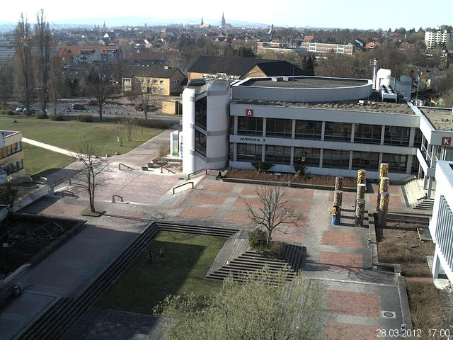 Foto der Webcam: Verwaltungsgeb&auml;ude, Innenhof mit Audimax, H&ouml;rsaal-Geb&auml;ude 1