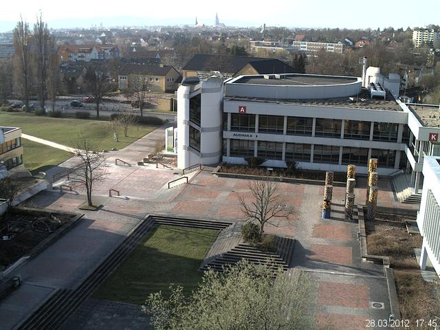 Foto der Webcam: Verwaltungsgeb&auml;ude, Innenhof mit Audimax, H&ouml;rsaal-Geb&auml;ude 1