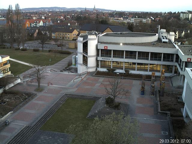 Foto der Webcam: Verwaltungsgeb&auml;ude, Innenhof mit Audimax, H&ouml;rsaal-Geb&auml;ude 1