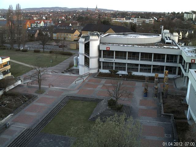 Foto der Webcam: Verwaltungsgeb&auml;ude, Innenhof mit Audimax, H&ouml;rsaal-Geb&auml;ude 1