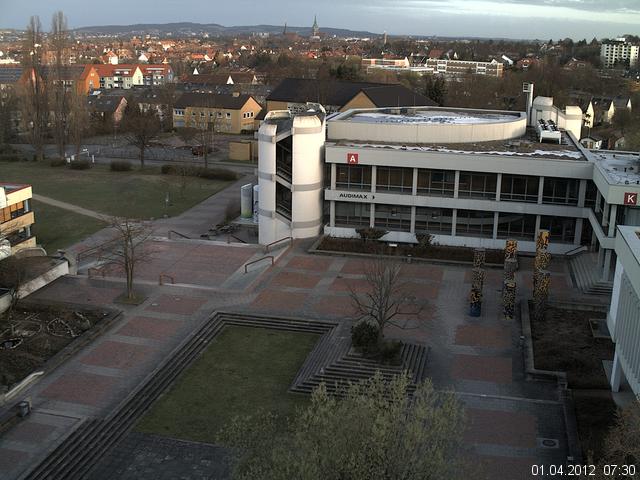 Foto der Webcam: Verwaltungsgeb&auml;ude, Innenhof mit Audimax, H&ouml;rsaal-Geb&auml;ude 1