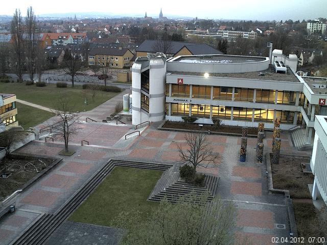 Foto der Webcam: Verwaltungsgeb&auml;ude, Innenhof mit Audimax, H&ouml;rsaal-Geb&auml;ude 1