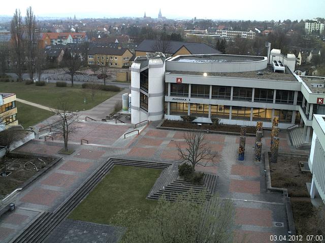 Foto der Webcam: Verwaltungsgeb&auml;ude, Innenhof mit Audimax, H&ouml;rsaal-Geb&auml;ude 1