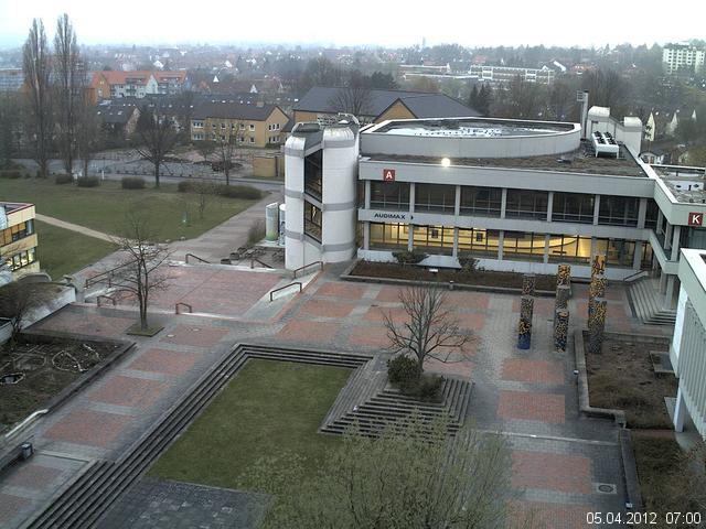 Foto der Webcam: Verwaltungsgeb&auml;ude, Innenhof mit Audimax, H&ouml;rsaal-Geb&auml;ude 1