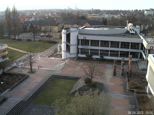 Foto der Webcam: Verwaltungsgeb&auml;ude, Innenhof mit Audimax, H&ouml;rsaal-Geb&auml;ude 1