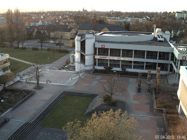 Foto der Webcam: Verwaltungsgeb&auml;ude, Innenhof mit Audimax, H&ouml;rsaal-Geb&auml;ude 1