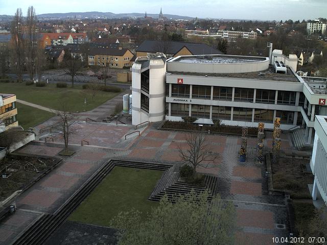 Foto der Webcam: Verwaltungsgeb&auml;ude, Innenhof mit Audimax, H&ouml;rsaal-Geb&auml;ude 1