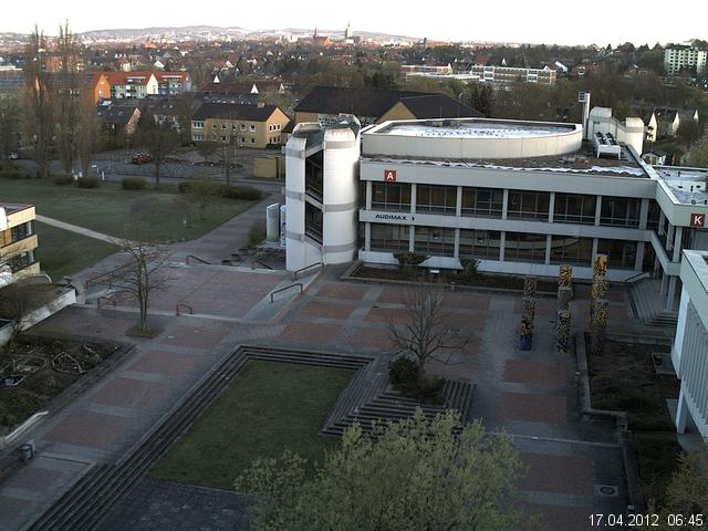 Foto der Webcam: Verwaltungsgeb&auml;ude, Innenhof mit Audimax, H&ouml;rsaal-Geb&auml;ude 1