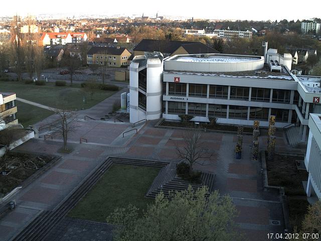 Foto der Webcam: Verwaltungsgeb&auml;ude, Innenhof mit Audimax, H&ouml;rsaal-Geb&auml;ude 1