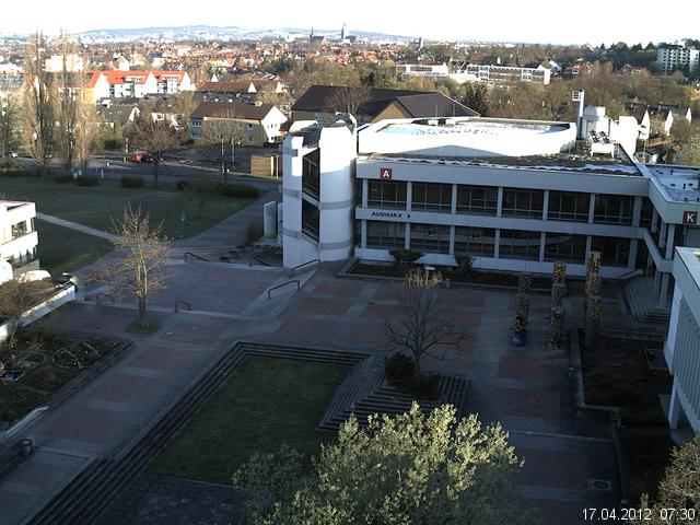 Foto der Webcam: Verwaltungsgeb&auml;ude, Innenhof mit Audimax, H&ouml;rsaal-Geb&auml;ude 1