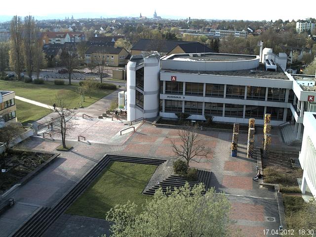 Foto der Webcam: Verwaltungsgeb&auml;ude, Innenhof mit Audimax, H&ouml;rsaal-Geb&auml;ude 1