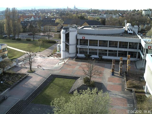 Foto der Webcam: Verwaltungsgeb&auml;ude, Innenhof mit Audimax, H&ouml;rsaal-Geb&auml;ude 1