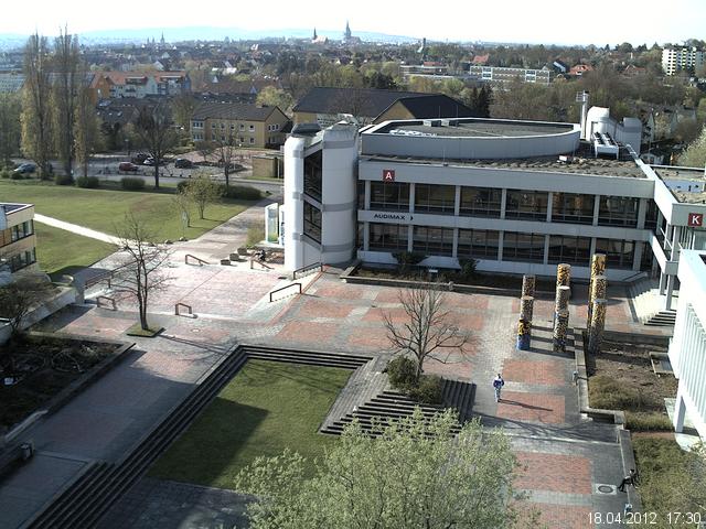 Foto der Webcam: Verwaltungsgeb&auml;ude, Innenhof mit Audimax, H&ouml;rsaal-Geb&auml;ude 1