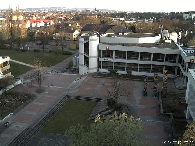 Foto der Webcam: Verwaltungsgeb&auml;ude, Innenhof mit Audimax, H&ouml;rsaal-Geb&auml;ude 1