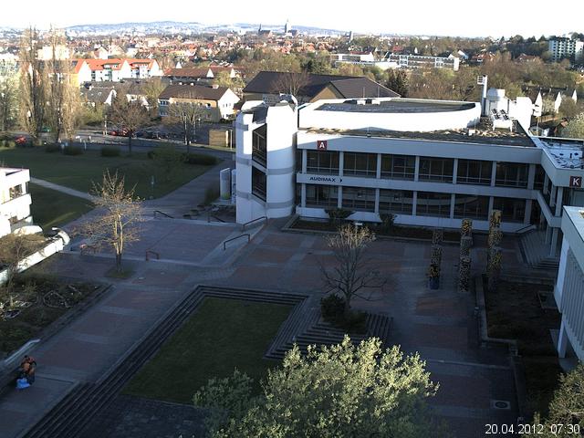 Foto der Webcam: Verwaltungsgeb&auml;ude, Innenhof mit Audimax, H&ouml;rsaal-Geb&auml;ude 1