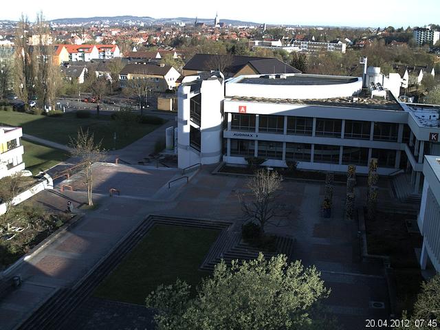Foto der Webcam: Verwaltungsgeb&auml;ude, Innenhof mit Audimax, H&ouml;rsaal-Geb&auml;ude 1