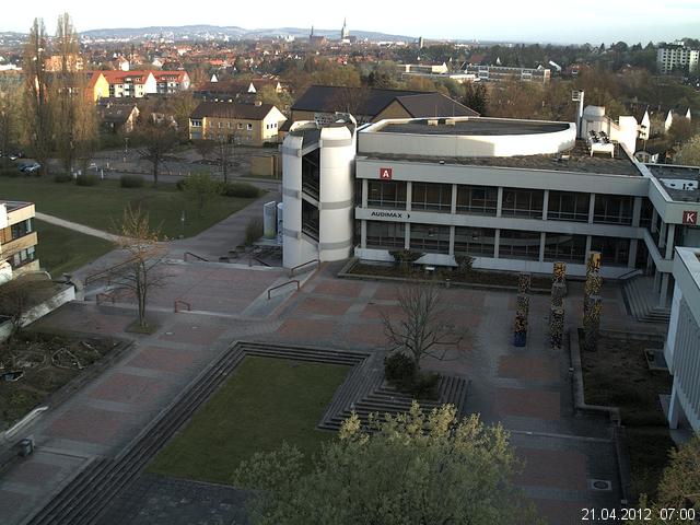 Foto der Webcam: Verwaltungsgeb&auml;ude, Innenhof mit Audimax, H&ouml;rsaal-Geb&auml;ude 1