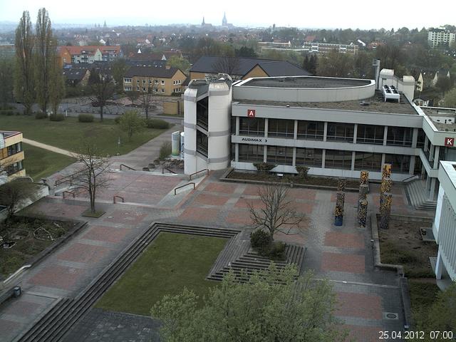 Foto der Webcam: Verwaltungsgeb&auml;ude, Innenhof mit Audimax, H&ouml;rsaal-Geb&auml;ude 1