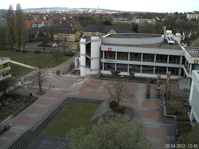 Foto der Webcam: Verwaltungsgeb&auml;ude, Innenhof mit Audimax, H&ouml;rsaal-Geb&auml;ude 1