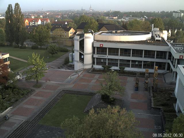 Foto der Webcam: Verwaltungsgeb&auml;ude, Innenhof mit Audimax, H&ouml;rsaal-Geb&auml;ude 1