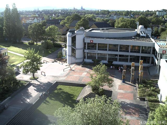 Foto der Webcam: Verwaltungsgeb&auml;ude, Innenhof mit Audimax, H&ouml;rsaal-Geb&auml;ude 1