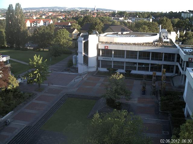 Foto der Webcam: Verwaltungsgeb&auml;ude, Innenhof mit Audimax, H&ouml;rsaal-Geb&auml;ude 1