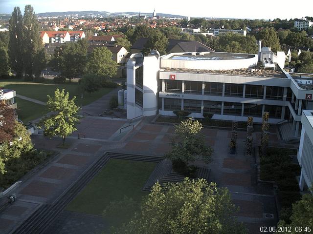 Foto der Webcam: Verwaltungsgeb&auml;ude, Innenhof mit Audimax, H&ouml;rsaal-Geb&auml;ude 1