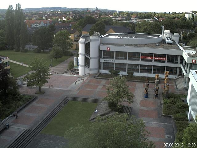 Foto der Webcam: Verwaltungsgeb&auml;ude, Innenhof mit Audimax, H&ouml;rsaal-Geb&auml;ude 1