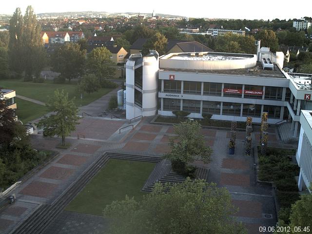 Foto der Webcam: Verwaltungsgeb&auml;ude, Innenhof mit Audimax, H&ouml;rsaal-Geb&auml;ude 1