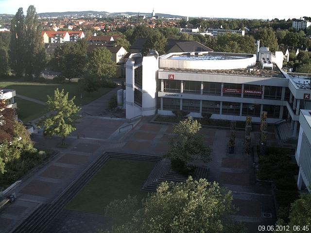 Foto der Webcam: Verwaltungsgeb&auml;ude, Innenhof mit Audimax, H&ouml;rsaal-Geb&auml;ude 1