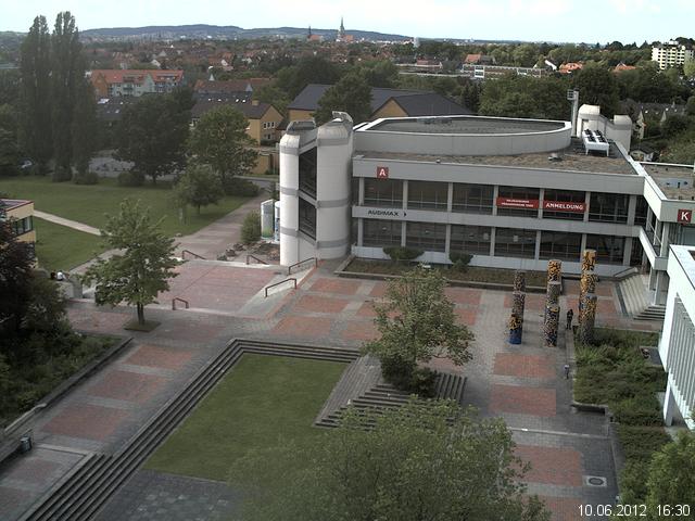 Foto der Webcam: Verwaltungsgeb&auml;ude, Innenhof mit Audimax, H&ouml;rsaal-Geb&auml;ude 1