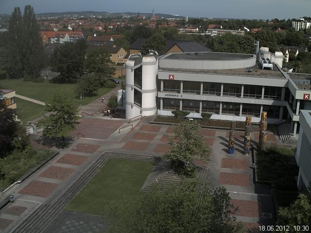 Foto der Webcam: Verwaltungsgeb&auml;ude, Innenhof mit Audimax, H&ouml;rsaal-Geb&auml;ude 1