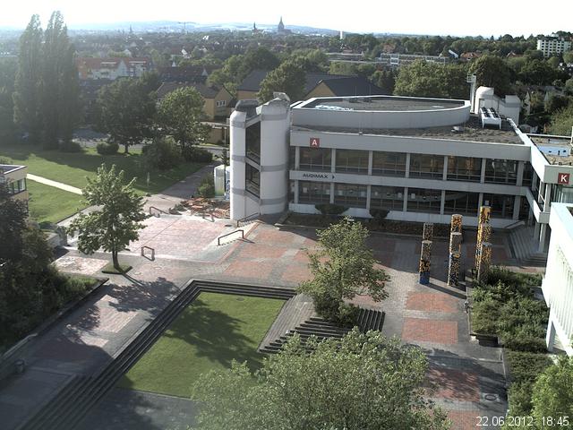 Foto der Webcam: Verwaltungsgeb&auml;ude, Innenhof mit Audimax, H&ouml;rsaal-Geb&auml;ude 1
