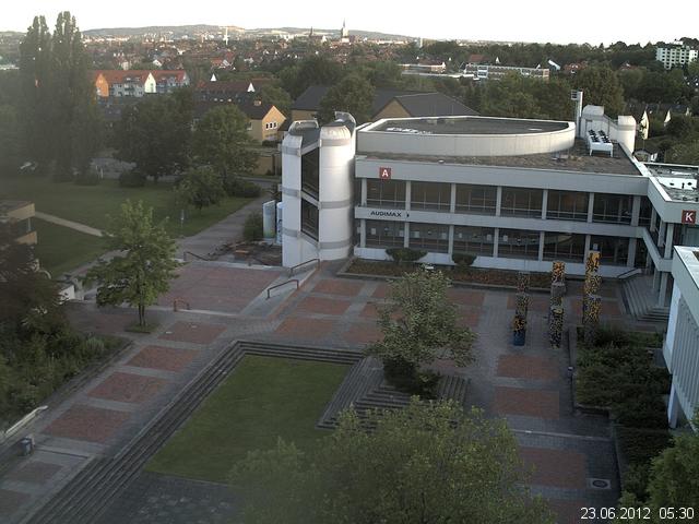 Foto der Webcam: Verwaltungsgeb&auml;ude, Innenhof mit Audimax, H&ouml;rsaal-Geb&auml;ude 1