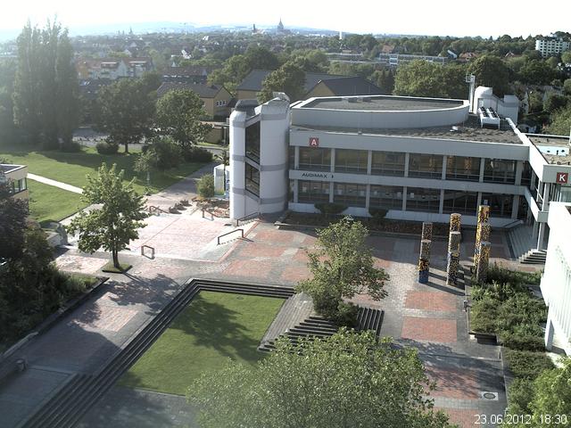 Foto der Webcam: Verwaltungsgeb&auml;ude, Innenhof mit Audimax, H&ouml;rsaal-Geb&auml;ude 1