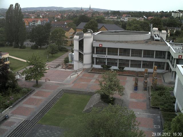 Foto der Webcam: Verwaltungsgeb&auml;ude, Innenhof mit Audimax, H&ouml;rsaal-Geb&auml;ude 1