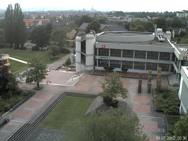 Foto der Webcam: Verwaltungsgeb&auml;ude, Innenhof mit Audimax, H&ouml;rsaal-Geb&auml;ude 1