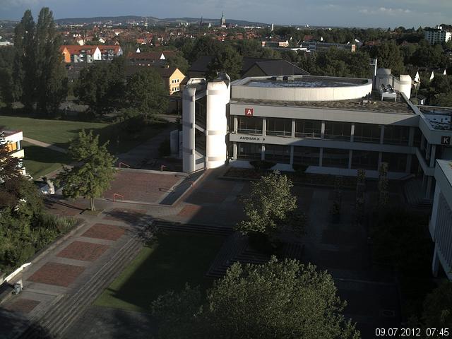 Foto der Webcam: Verwaltungsgeb&auml;ude, Innenhof mit Audimax, H&ouml;rsaal-Geb&auml;ude 1