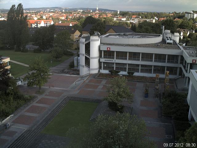 Foto der Webcam: Verwaltungsgeb&auml;ude, Innenhof mit Audimax, H&ouml;rsaal-Geb&auml;ude 1