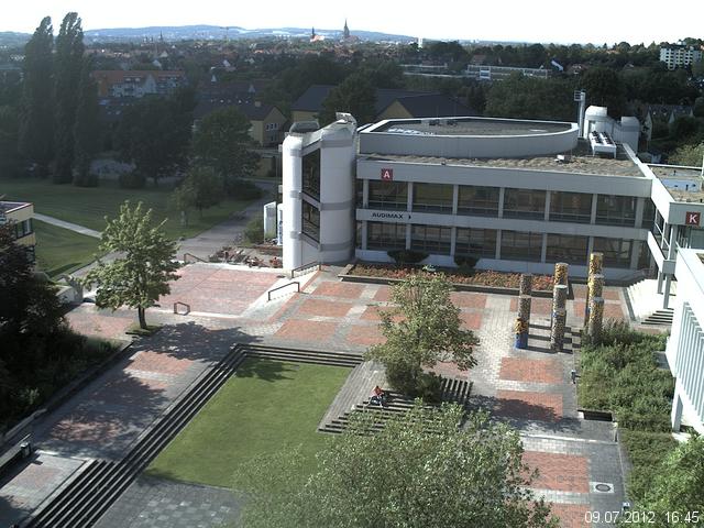 Foto der Webcam: Verwaltungsgeb&auml;ude, Innenhof mit Audimax, H&ouml;rsaal-Geb&auml;ude 1