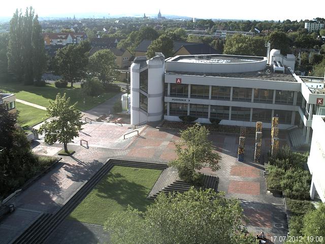Foto der Webcam: Verwaltungsgeb&auml;ude, Innenhof mit Audimax, H&ouml;rsaal-Geb&auml;ude 1
