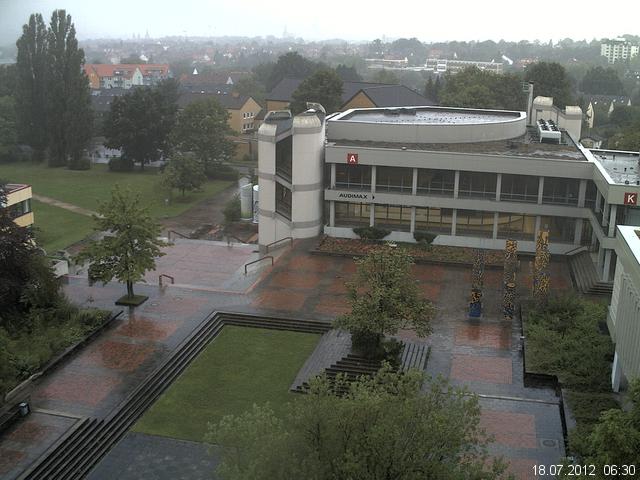 Foto der Webcam: Verwaltungsgeb&auml;ude, Innenhof mit Audimax, H&ouml;rsaal-Geb&auml;ude 1