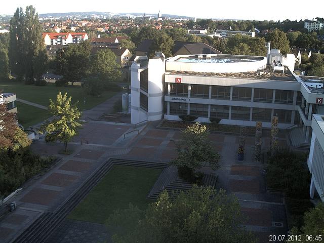Foto der Webcam: Verwaltungsgeb&auml;ude, Innenhof mit Audimax, H&ouml;rsaal-Geb&auml;ude 1