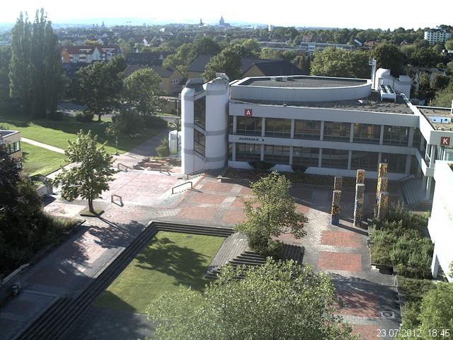 Foto der Webcam: Verwaltungsgeb&auml;ude, Innenhof mit Audimax, H&ouml;rsaal-Geb&auml;ude 1