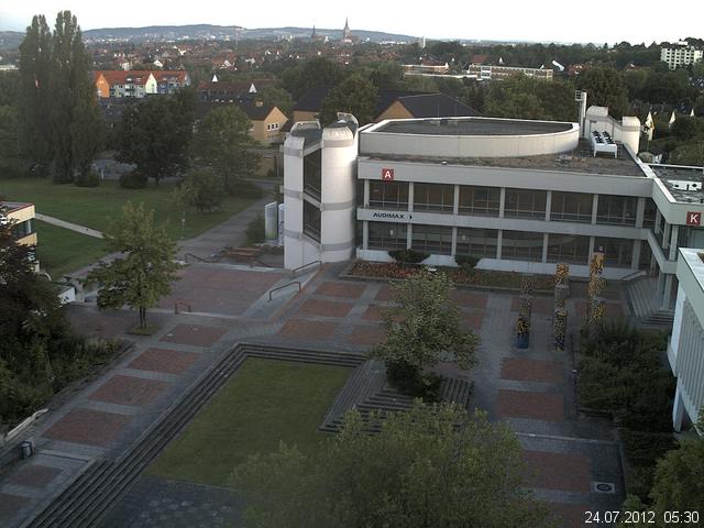 Foto der Webcam: Verwaltungsgeb&auml;ude, Innenhof mit Audimax, H&ouml;rsaal-Geb&auml;ude 1