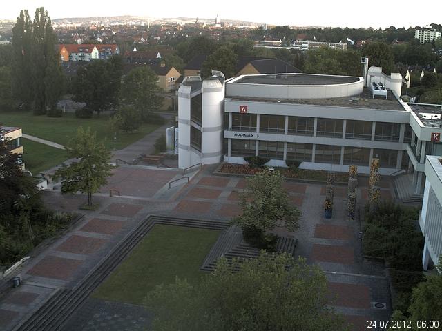 Foto der Webcam: Verwaltungsgeb&auml;ude, Innenhof mit Audimax, H&ouml;rsaal-Geb&auml;ude 1